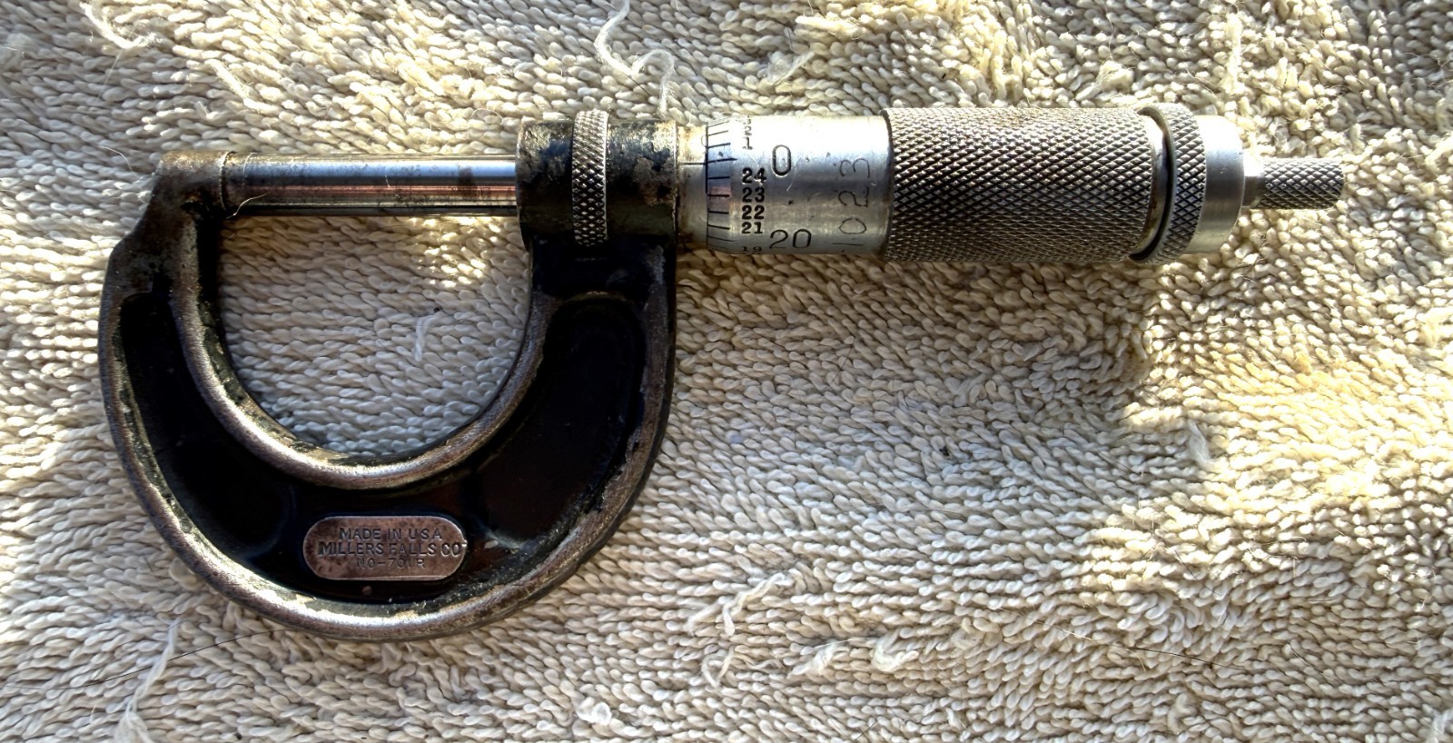 VINTAGE MILLER FALLS 0-1 INCH MICROMETER MODEL 701R