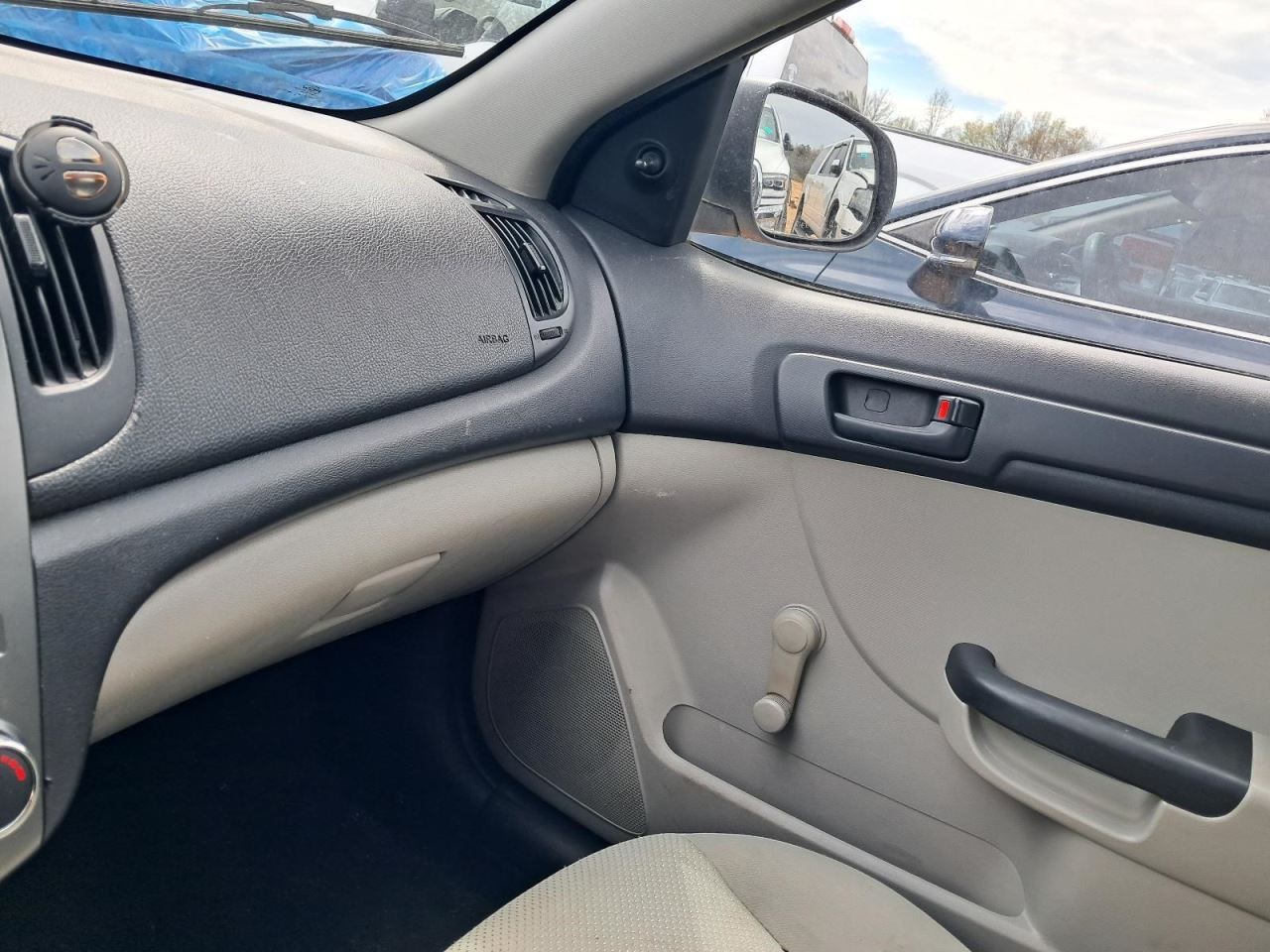 FORTE     2013 Glove Box 5001219