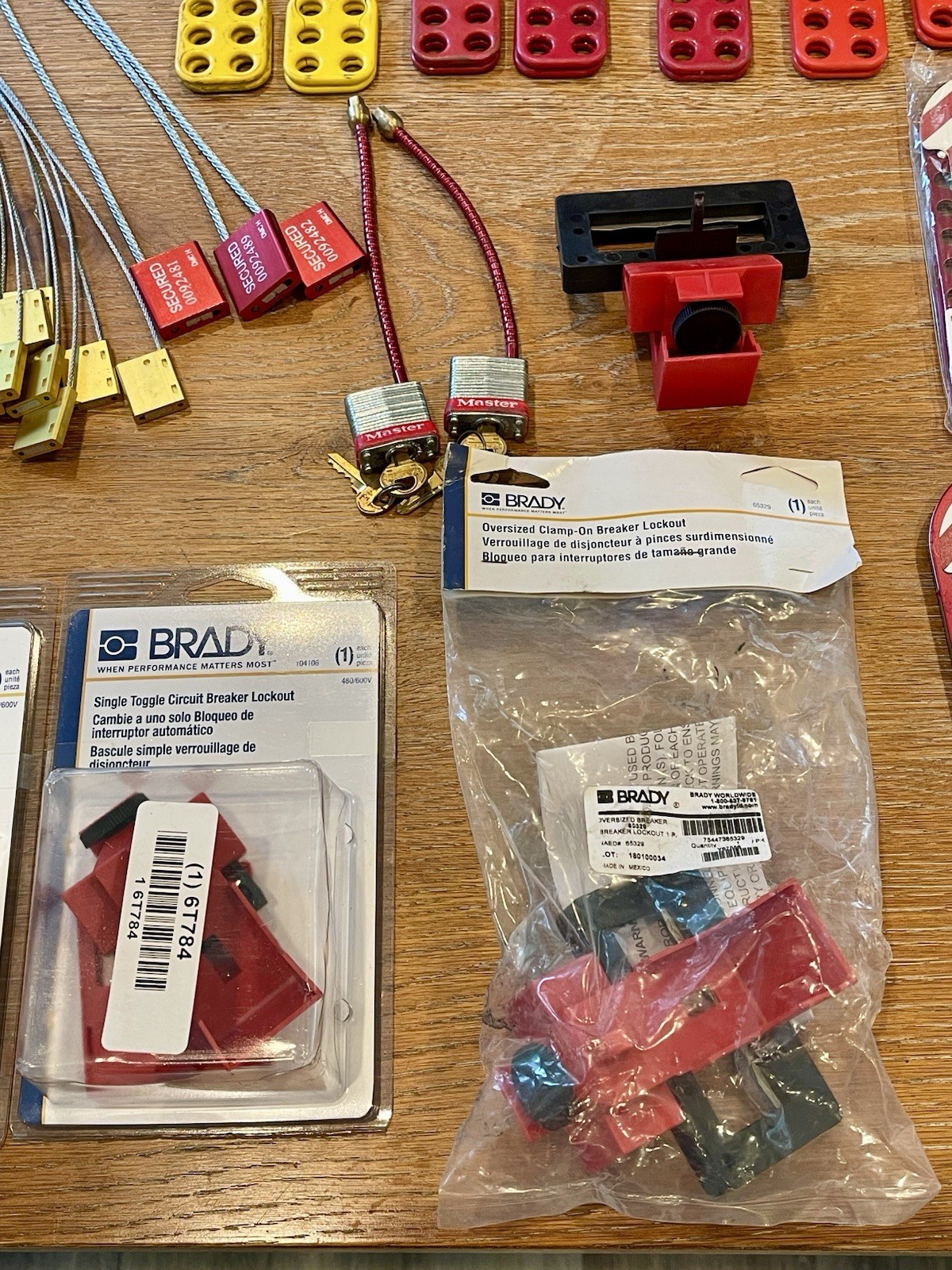 Master Lock Electrical Lockout Kit with Case