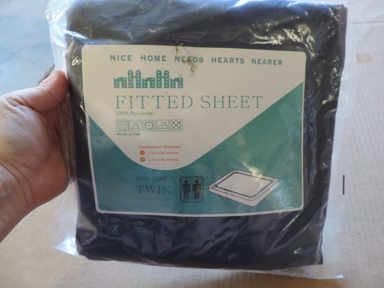 Twin size navy blue fitted sheet 100% polyester 39" X 75" X 14"