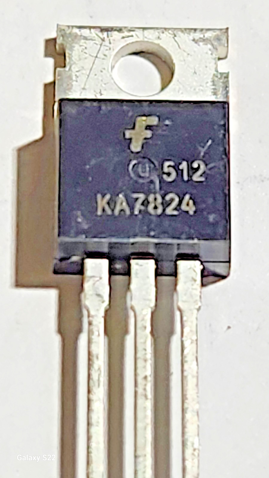 FAIRCHILD 24V POSITIVE REGULATOR KA7824 USED IN VARIOUS APPLICATIONS
