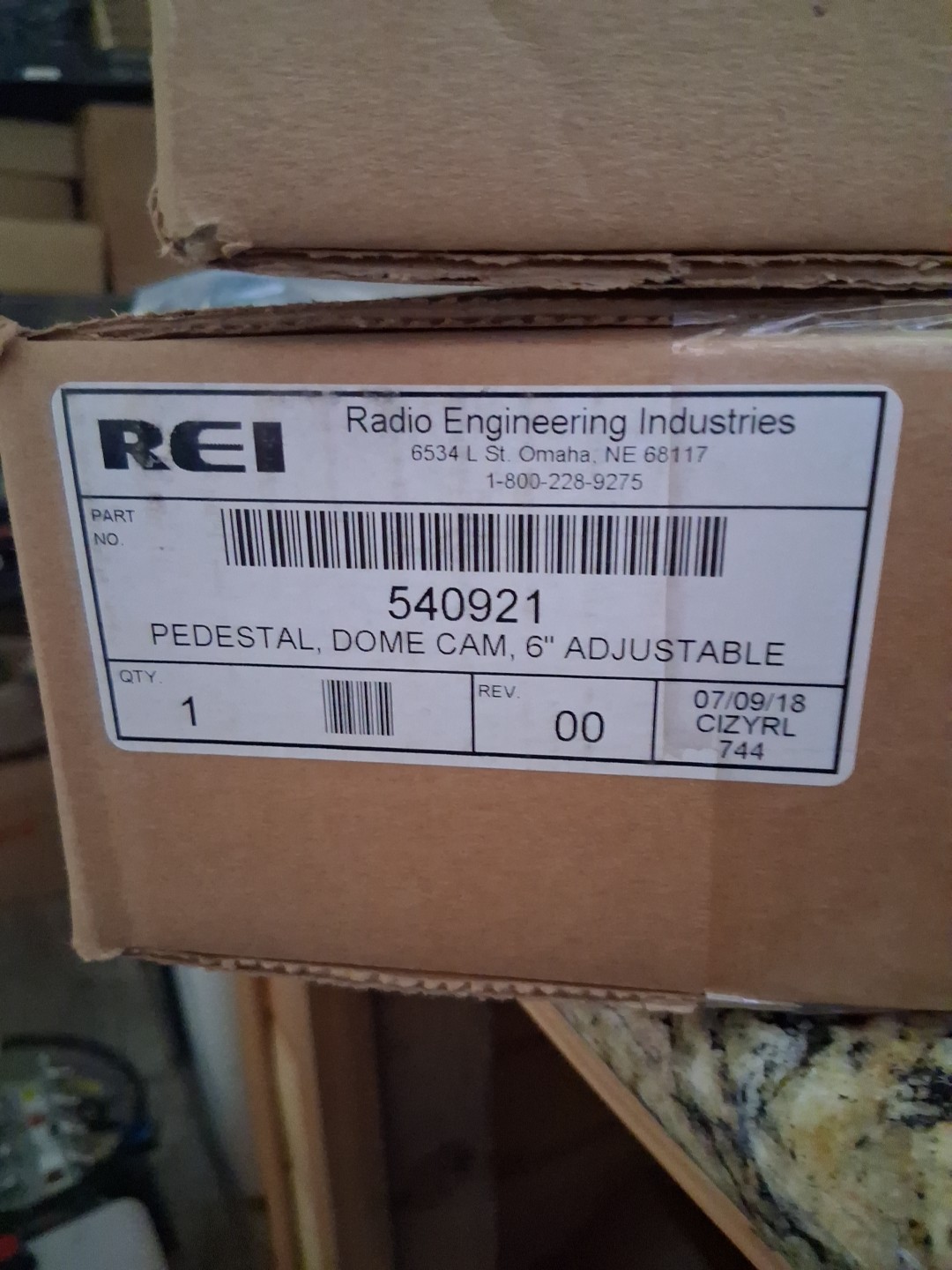 REI 540921, Adjustable Pedestal Mount w/ 6″ Post Dome Mount Plate