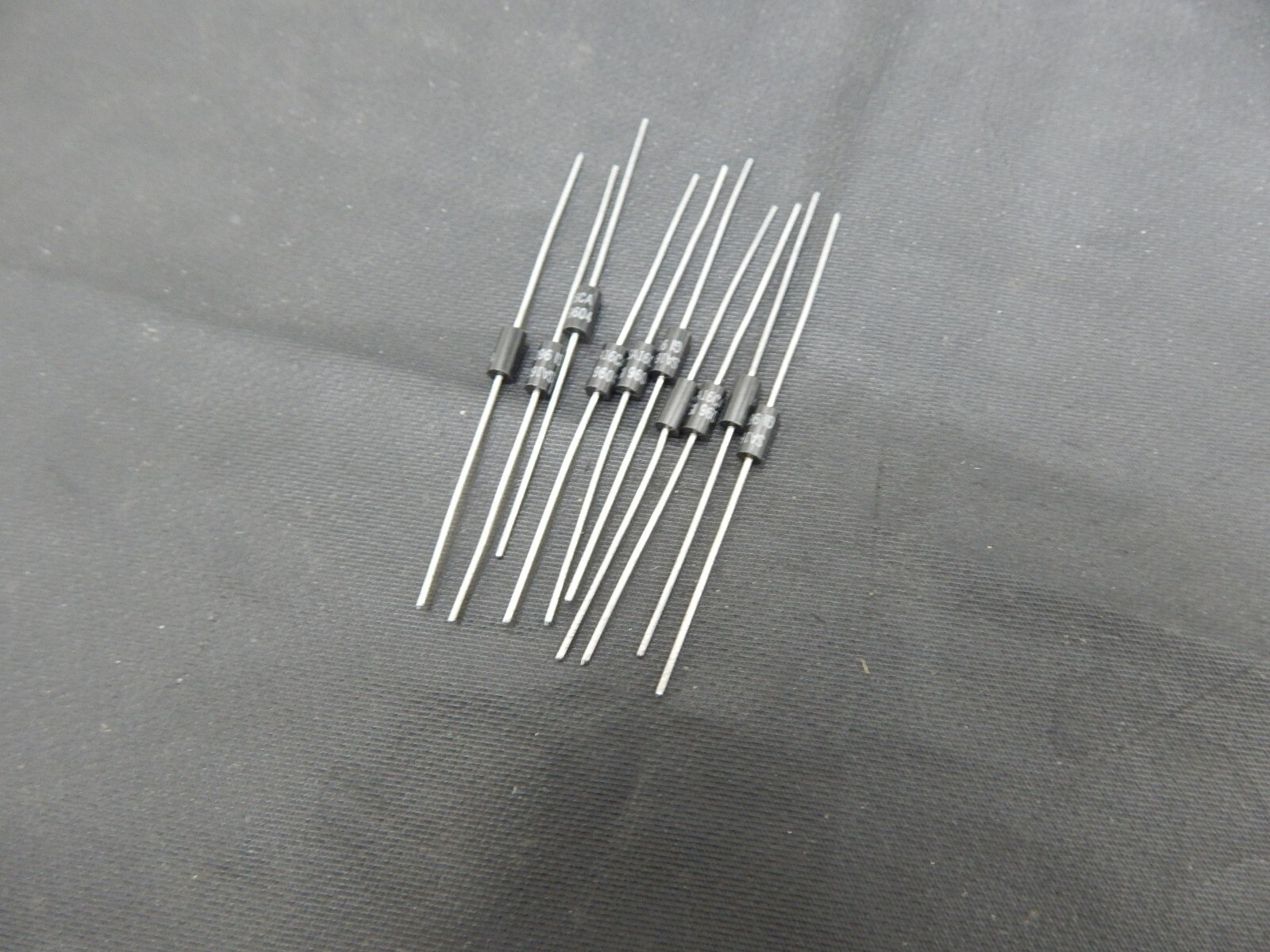 GI SA16CA TVS DIODE 500W 16V BIDIR DO-15 - LOT OF 10 DIODES - FAST SHIPPING