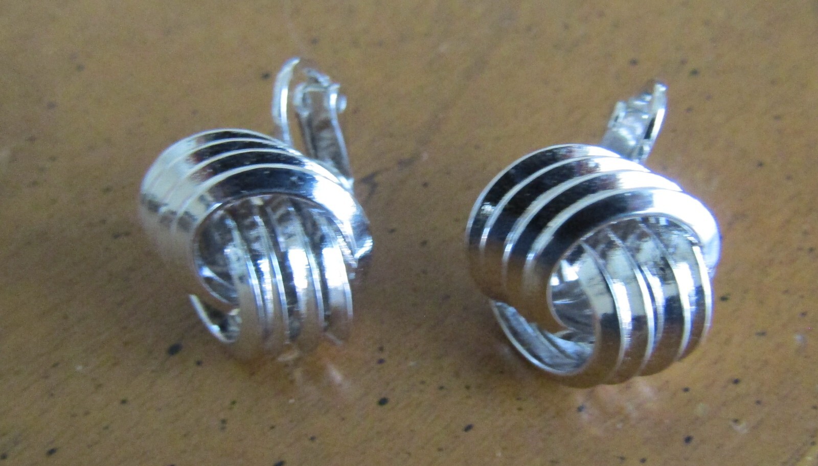 vintage CROWN TRIFARI Spiral Loop EARRINGS  Clip-on