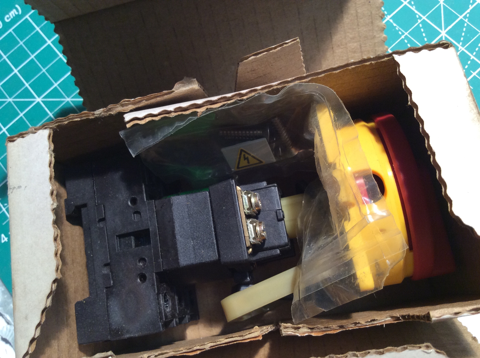 1 pc Moeller P1-32/V/SVB Main Switch, New (334)