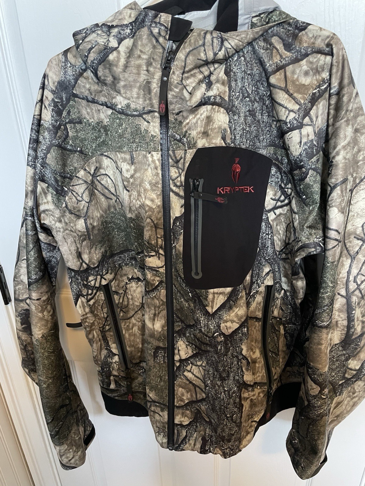 Kryptek DNA XL Rain Jacket. Great Condition with Hood.