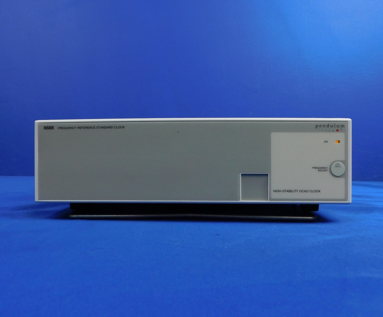 Pendulum 6688 High Stability Frequency Standards