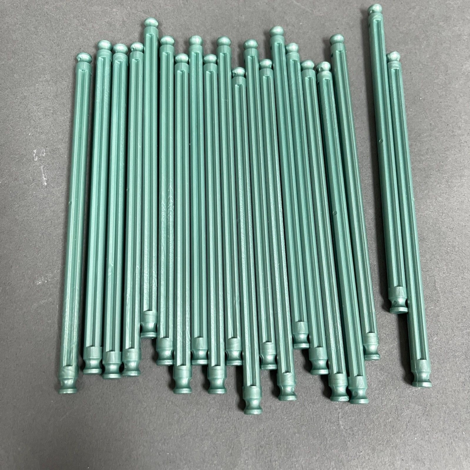 K'nex Screaming Serpent Green 5 1/8" Rods Replacements Add-on Parts Lot of 20