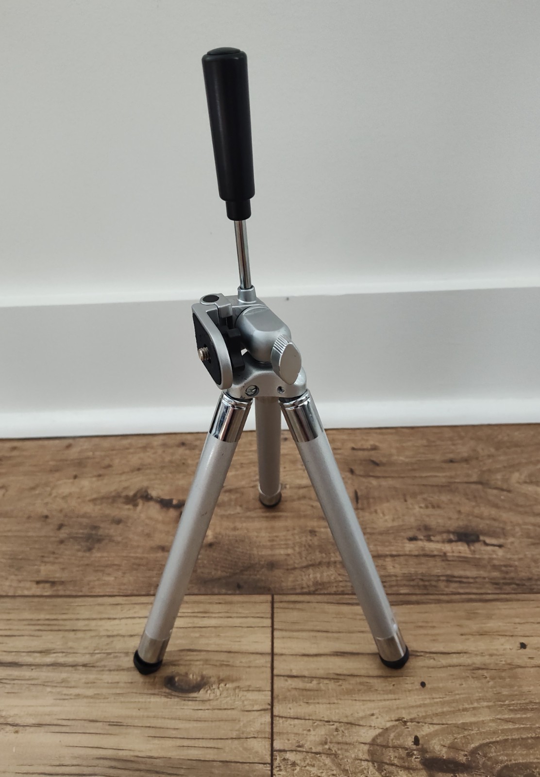 Hakuba Compact Tripod - 8 Section, up to 41"