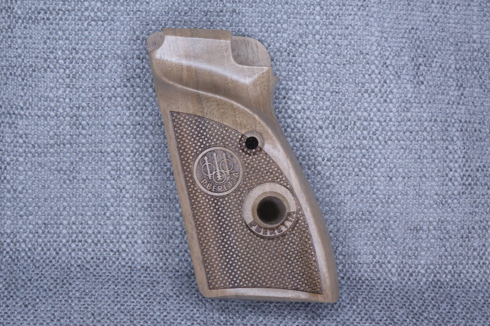 CUSTOM MADE WALNUT BERETTA MODEL 76 & 101-102 RH GRIPS "CHECKERED & LOGO"