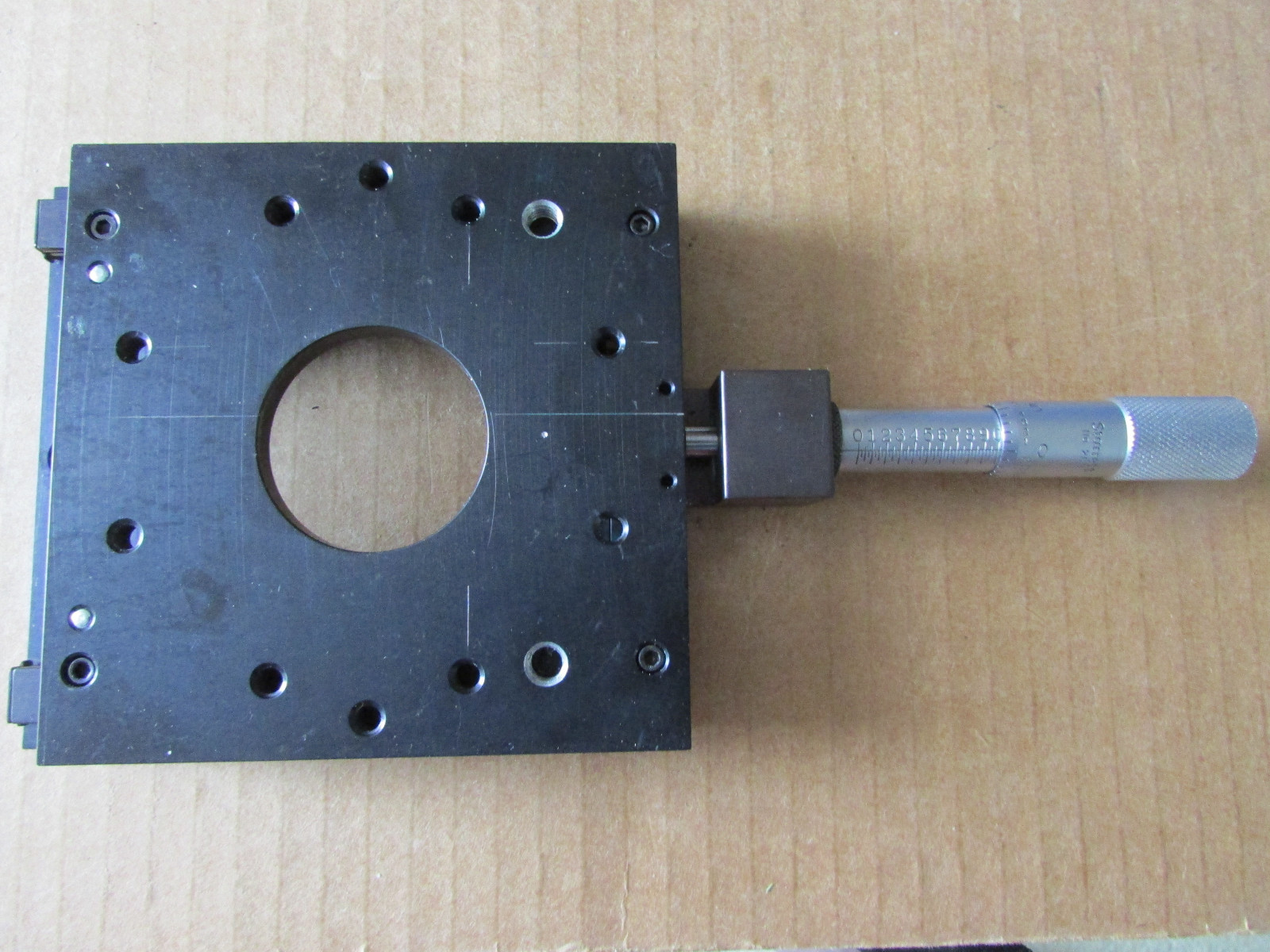 TUSK ACTUATED BALL SLIDE POSITIONING STAGES BP9-2  1' STARRETT MICROMETER HEAD