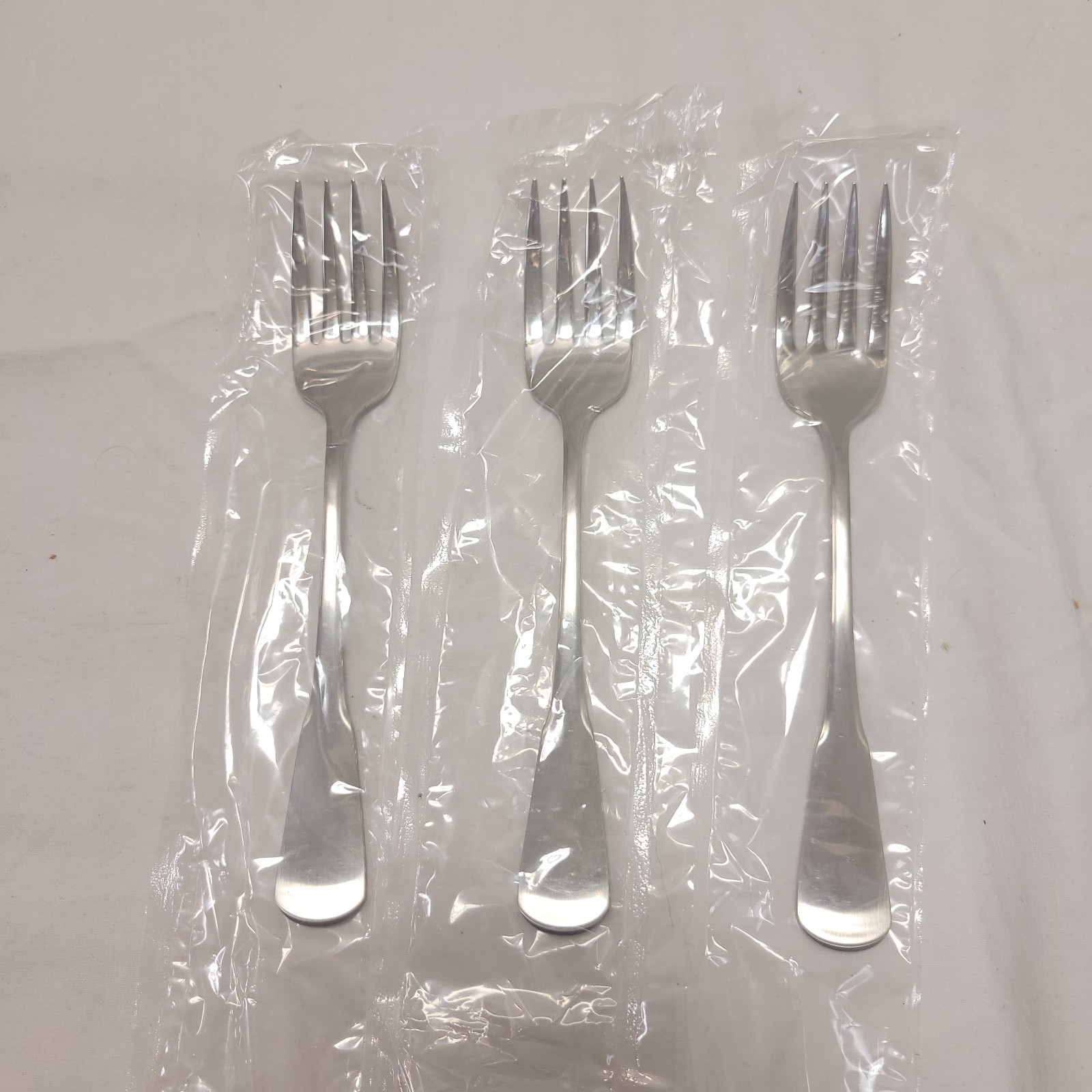 3 VTG Oneida 1620 Superior Stainless Steel Salad Forks 6 5/8"