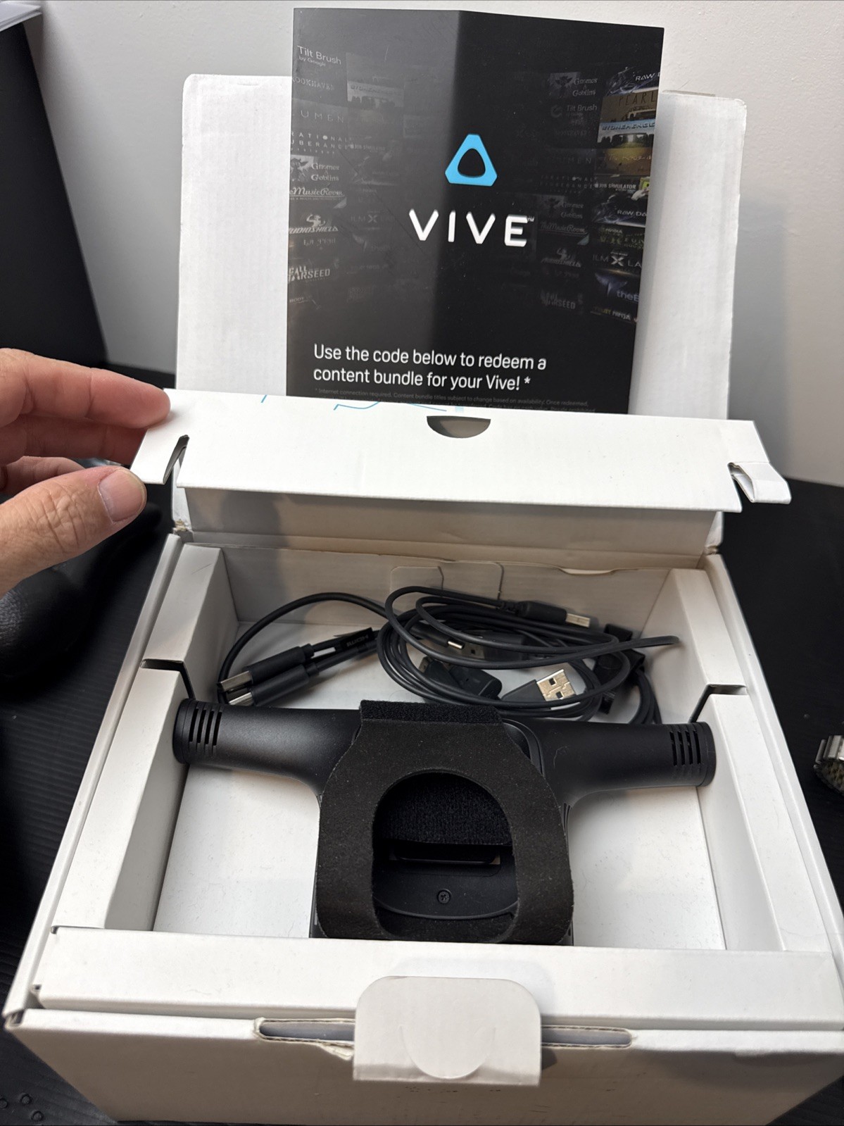 HTC Vive Wireless Adapter for Vive Pro/Cosmos Series, PC - Black (Full Kit)