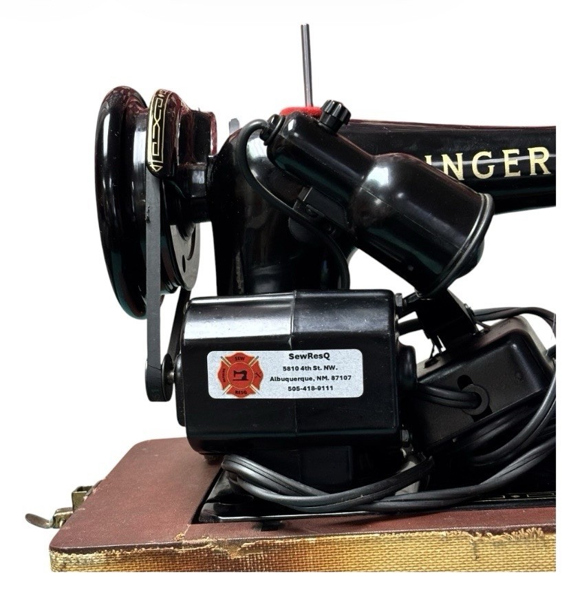Vintage 1957 Singer Model 99K Sewing Machine W/ Case (Serviced)