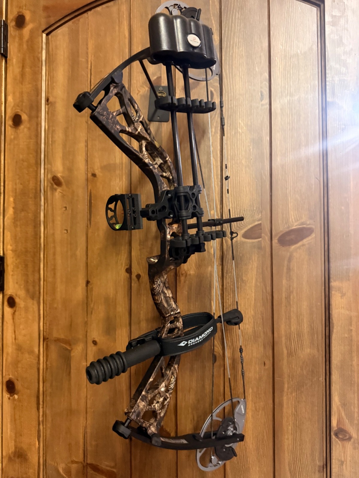 MINT Diamond Archery - Edge Max - LH - 20-70# -DNA Camo Hunting Bow PACKAGE LEFT
