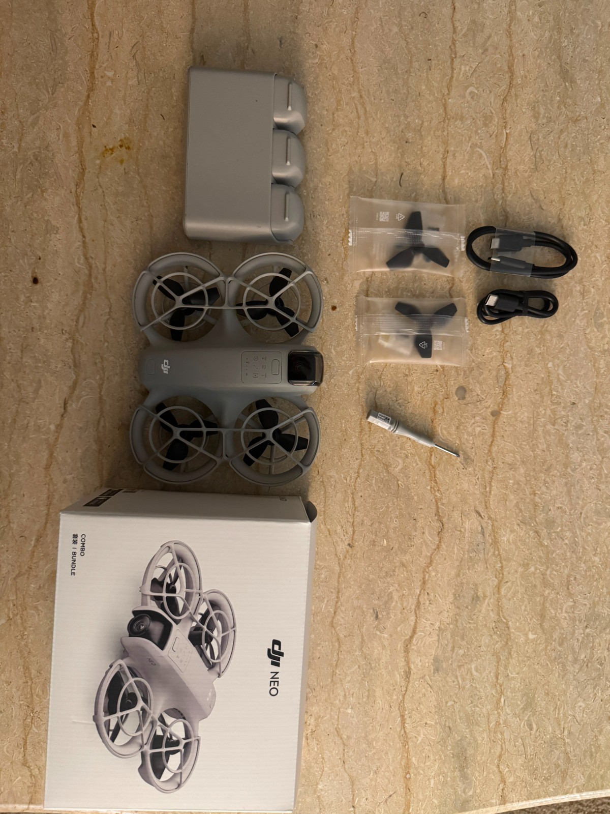 DJI NEO Fly More Combo Drone