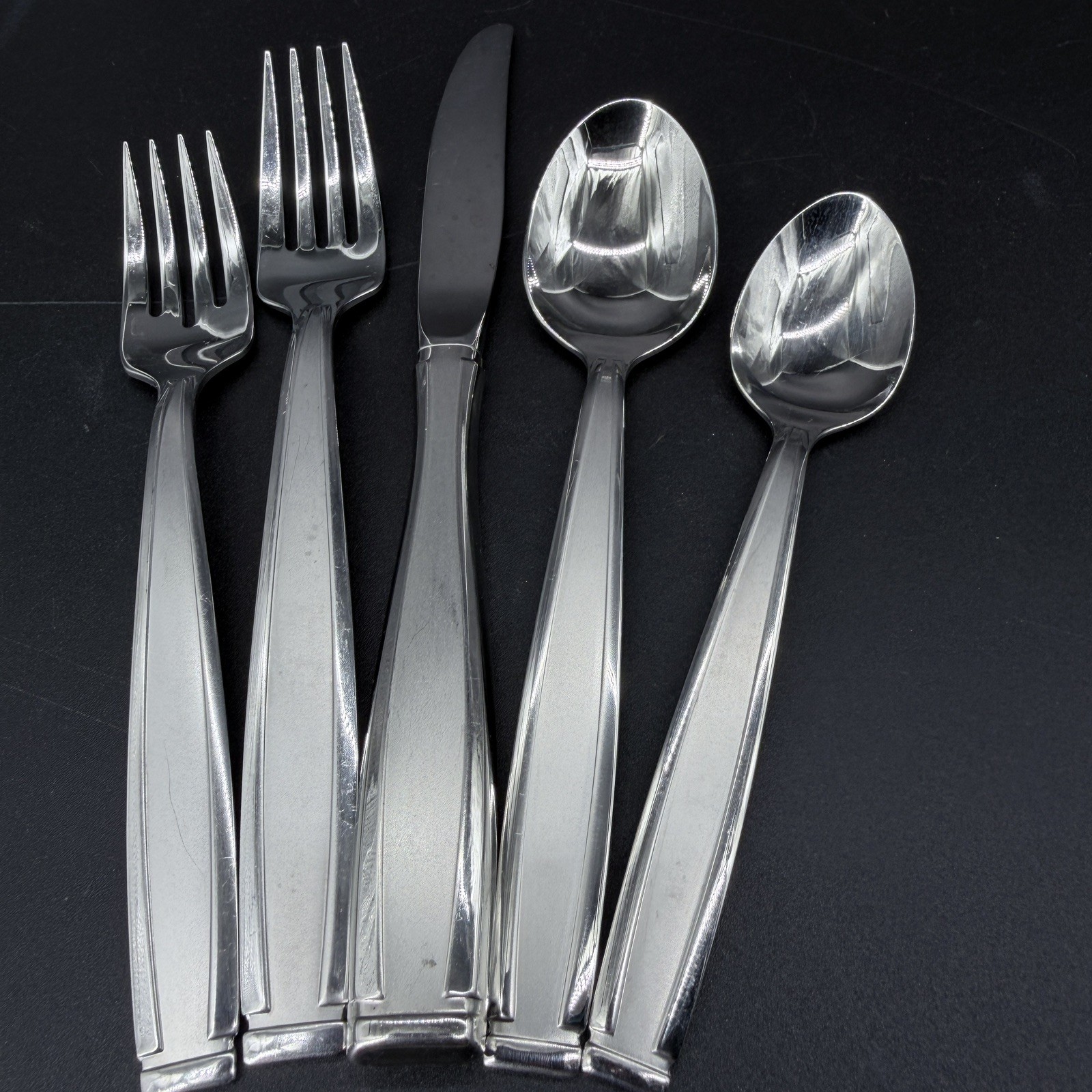 Oneida Satin Shasta Piloti 5pc Place Setting Stainless