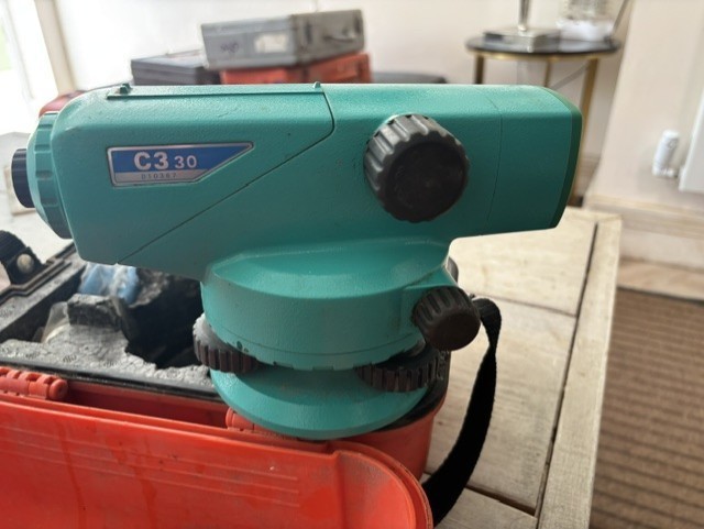 Sokkia C3 30 automatic level With Original Case & Instructions