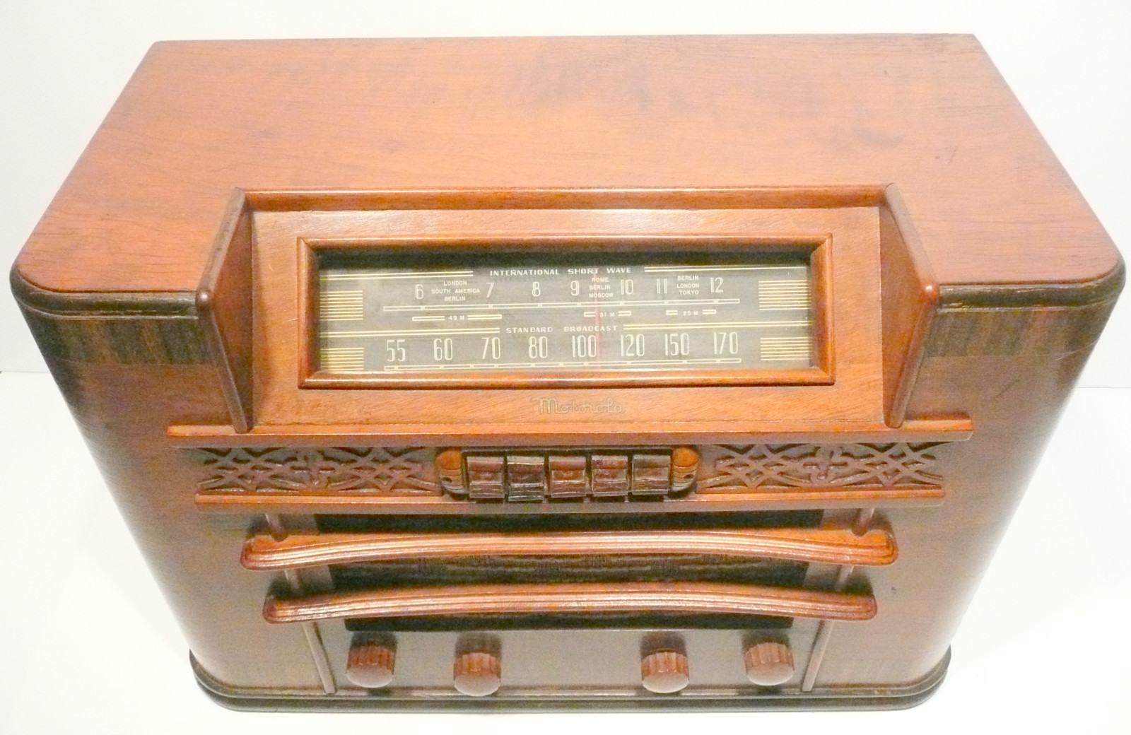 Mid-Century Working MOTOROLA TABLE RADIO - good strong signal / updated caps