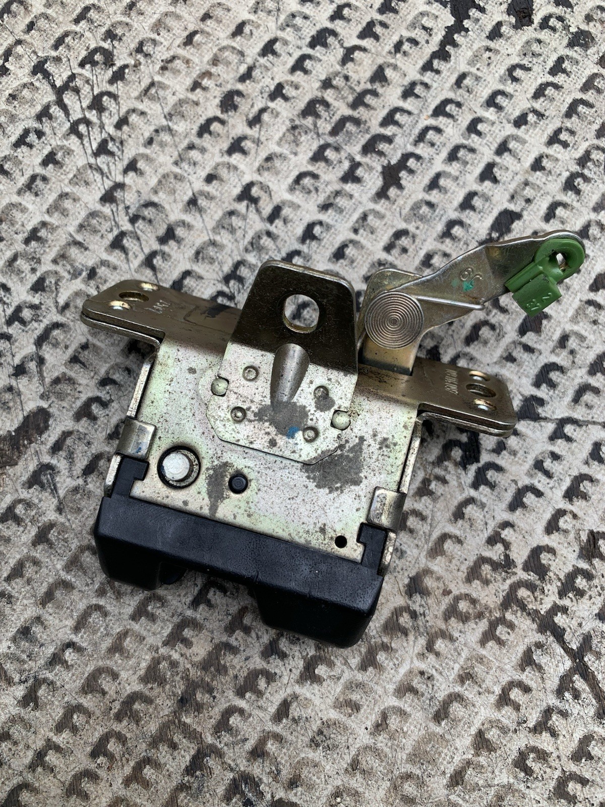 Vauxhall Opel Corsa B 93-00 Rear Boot Tailgate Latch Lock 09114097 OEM