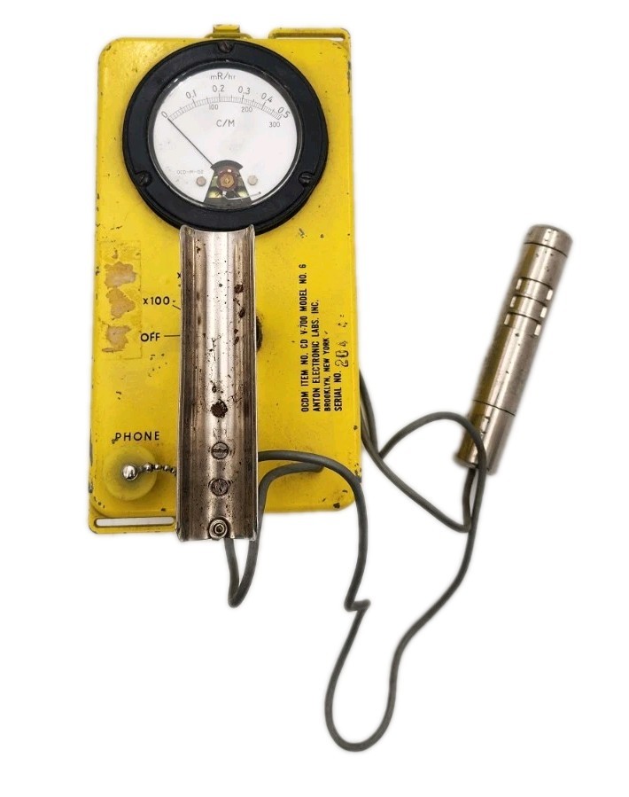 Vintage Civil Defense Anton Electronic Labs CDV-700  Model 6 Geiger Counter