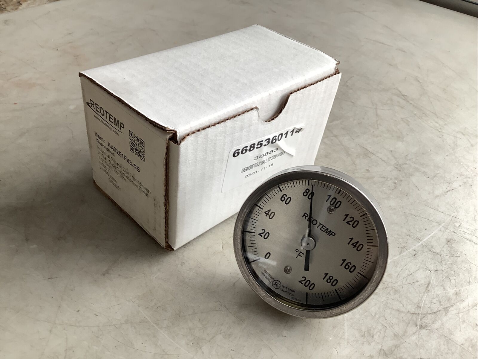 REOTEMP AA0251F43-SS THERMOMETER 0-200F 3IN DIAL 2.5IN STEM 1/2IN NPT 373
