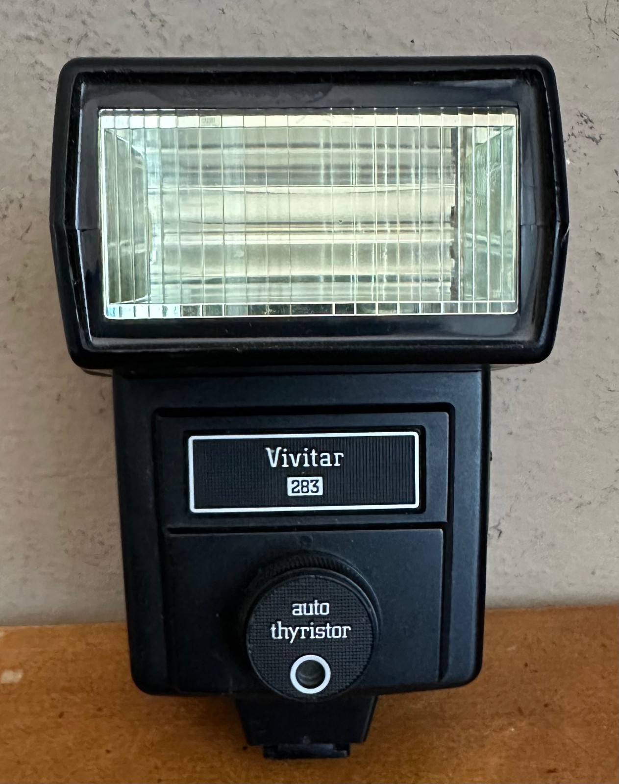 Vivitar 283 Thyristor Shoe Mount Electronic Camera Flash