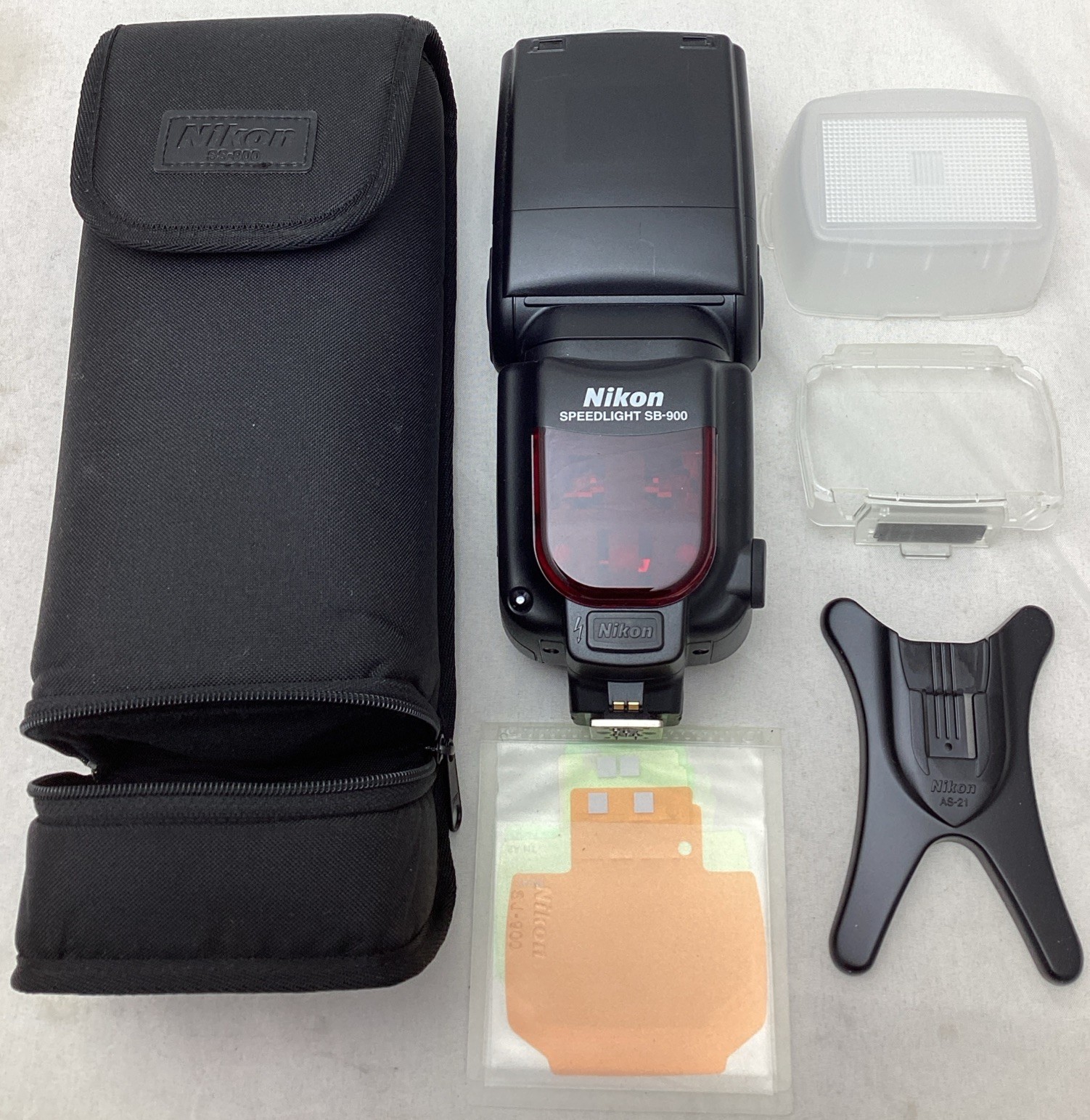 Nikon Speedlight SB-900 Shoe Mount Flash W/ As-21 Stand, Accessories & Case