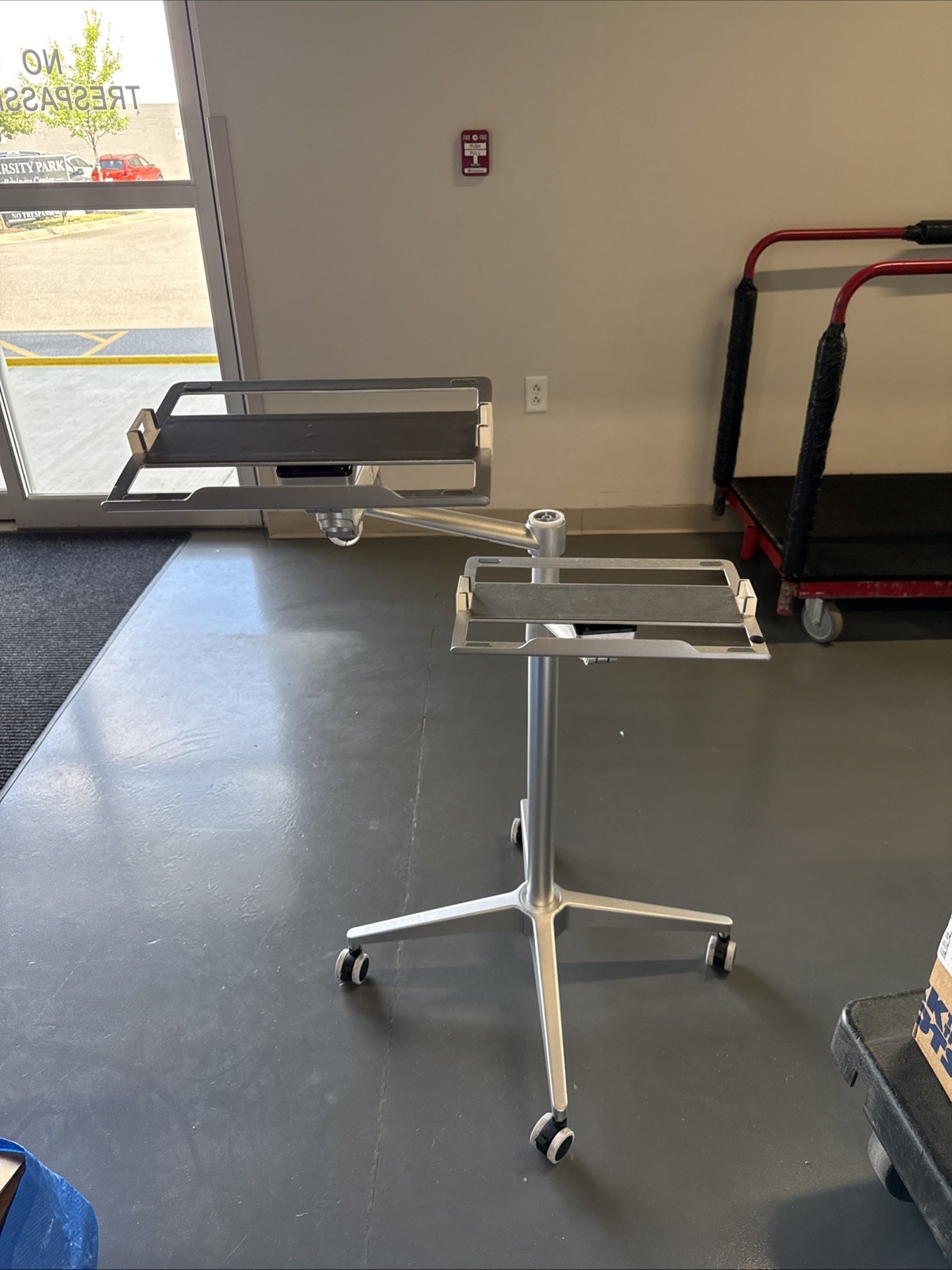 Vizion Rolling Laptop Stand Desk (bonus) Phone Holder And Desk Mount.