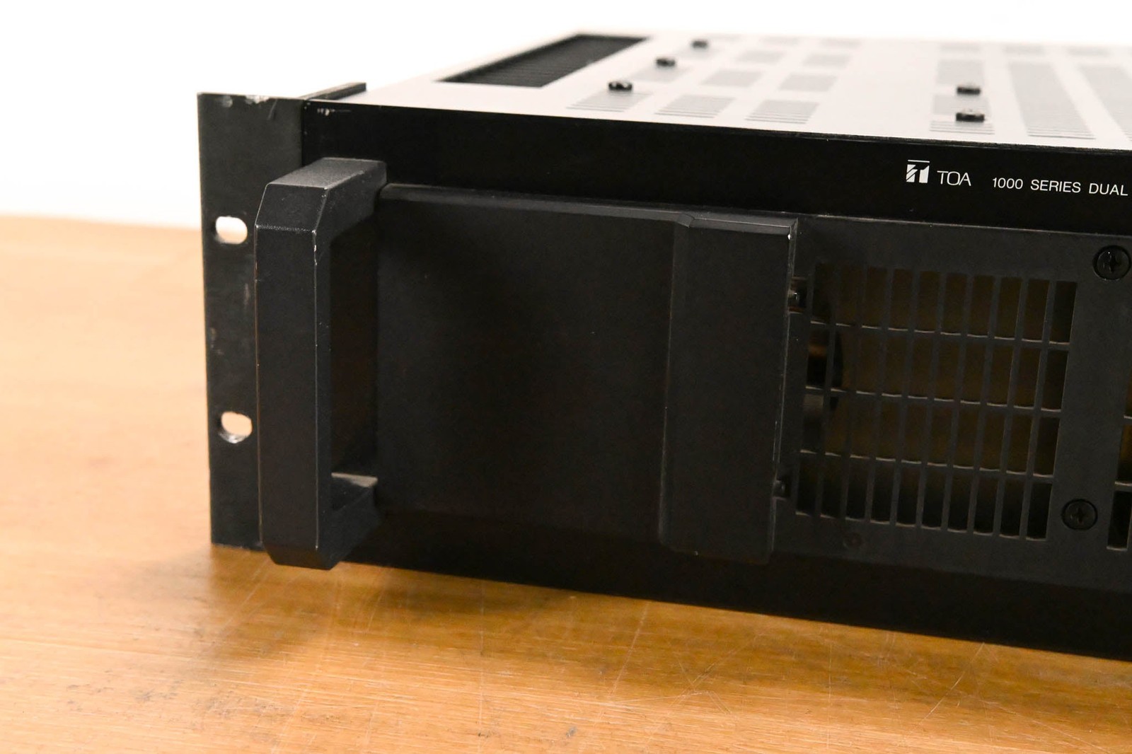 TOA P-1030D 2-Channel Power Amplifier CG00PY8