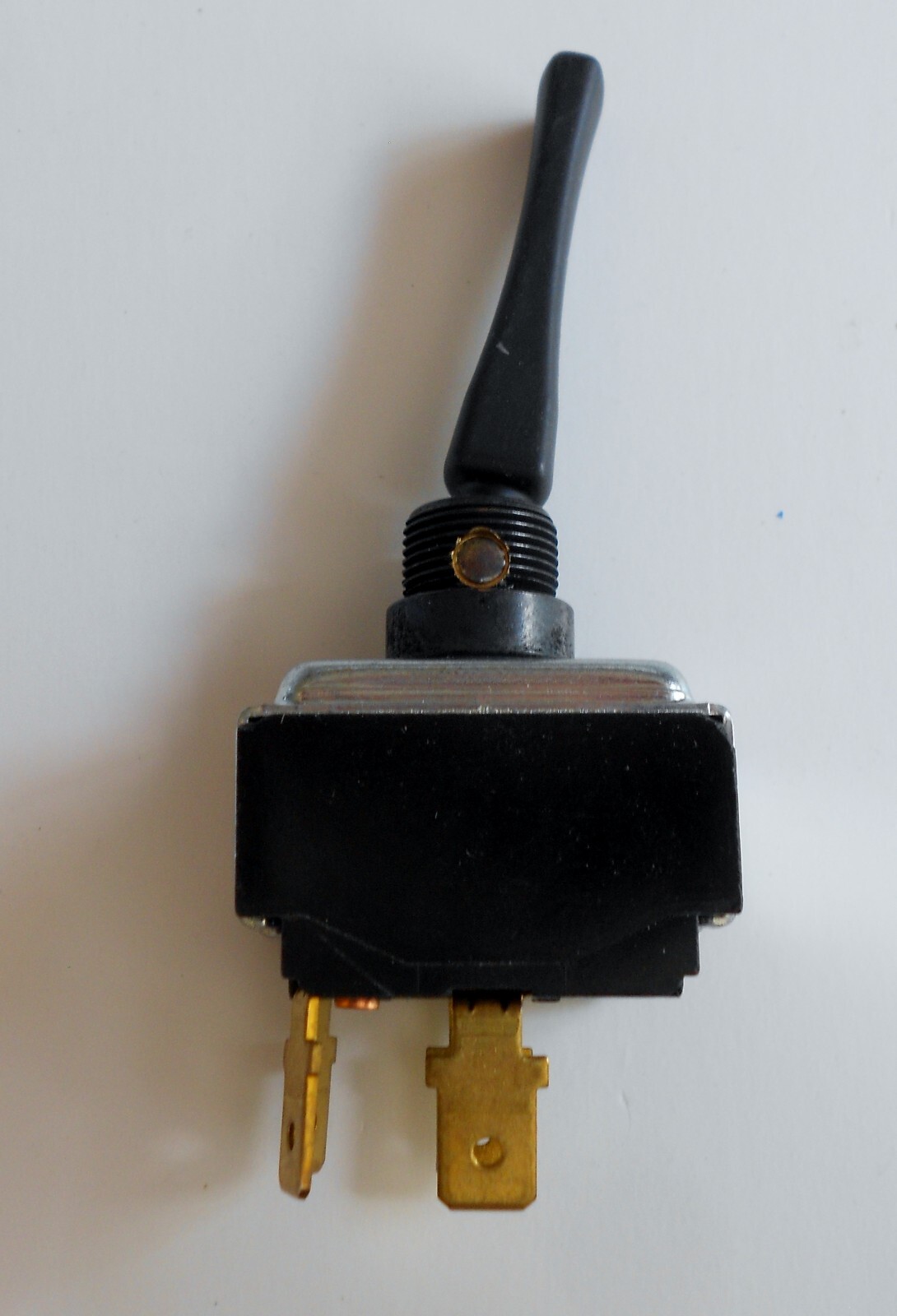 NOS Paccar / Kenworth #K301-205 TOGGLE SWITCH   05679HD