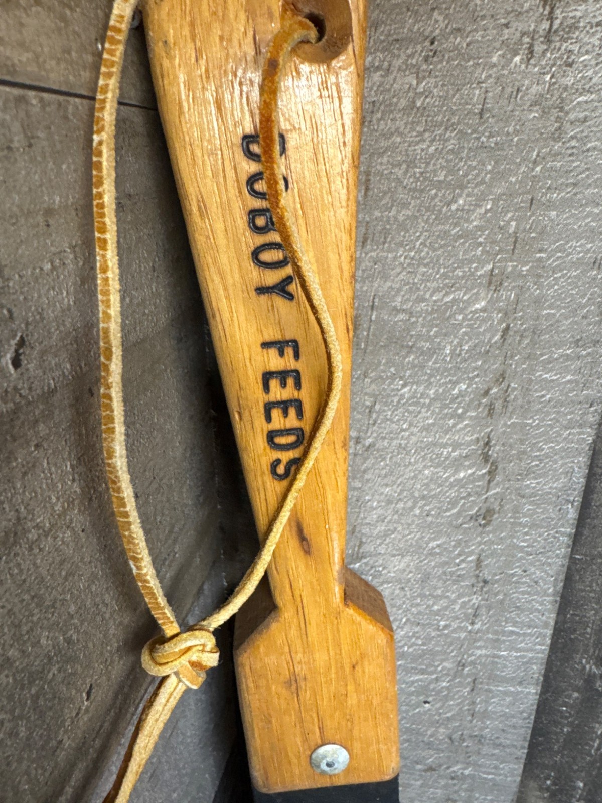 doboy Feeds plastic Paddle Strap Horse Riding Training Tool Wood Handle Used