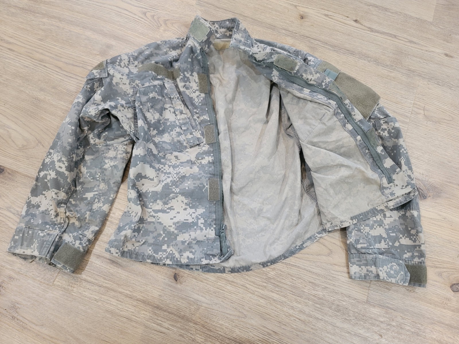 US Army Combat Uniform Jacket Size Small XX-Short Coat READ!!