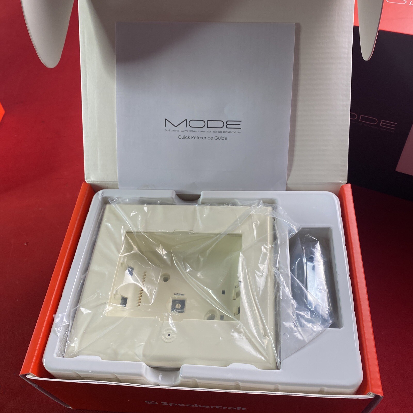 Speakercraft (CTL14420W) Mode Free Wall Dock - White - New In Box!