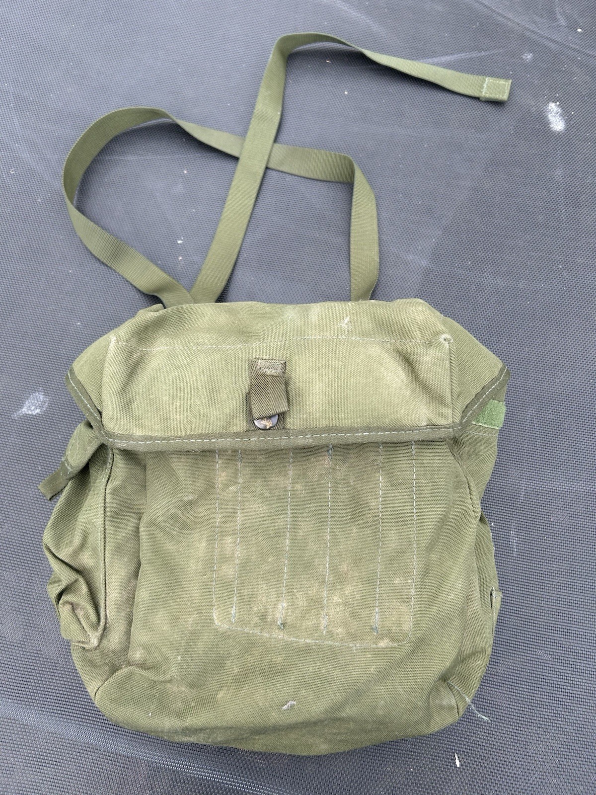 Good Used British Army Olive Green S10 Respirator Haversack Gas Mask Bag 1st Pat