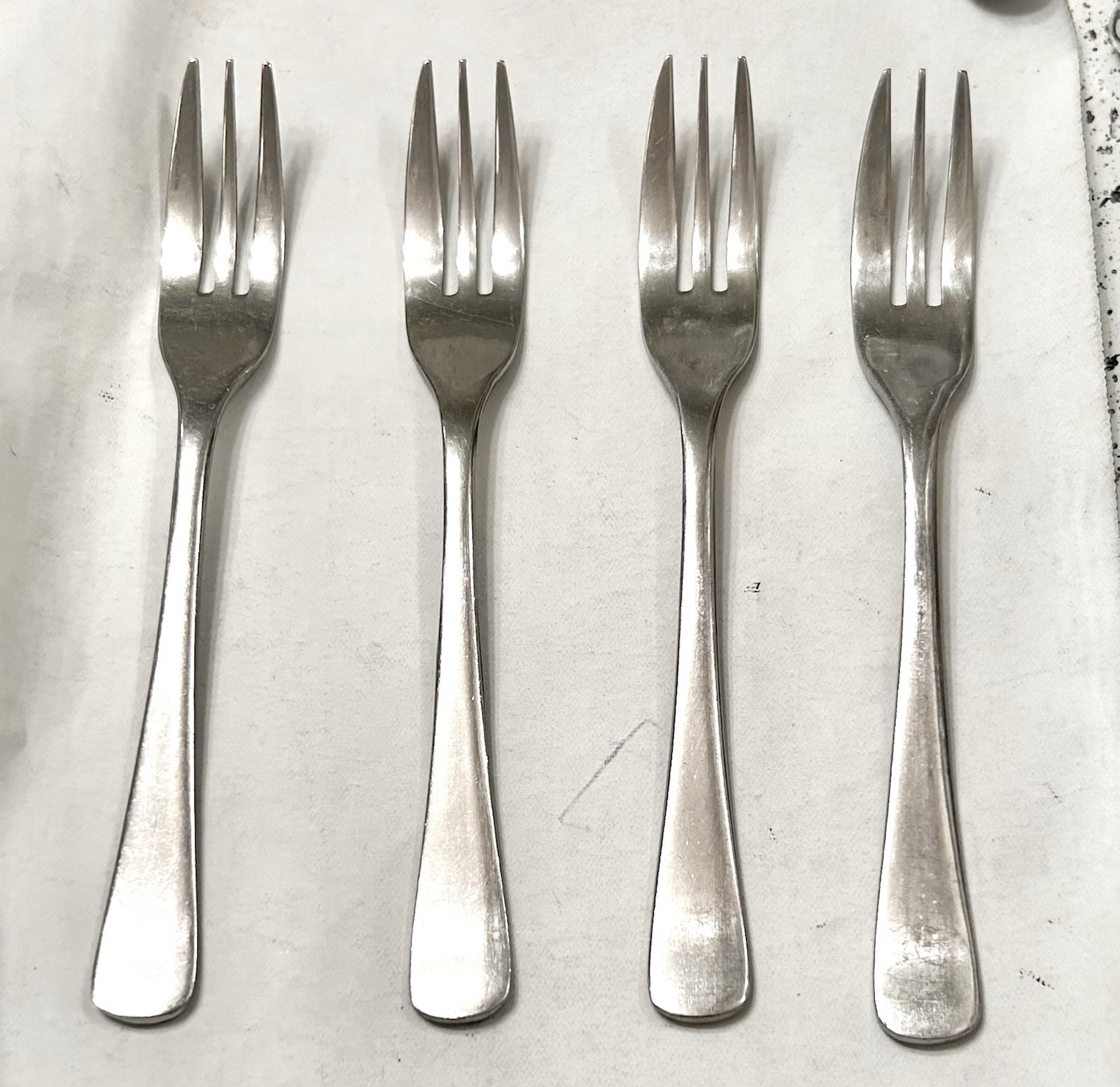 Housley PENTHOUSE Stainless  ***  (4)  Dessert Forks ****