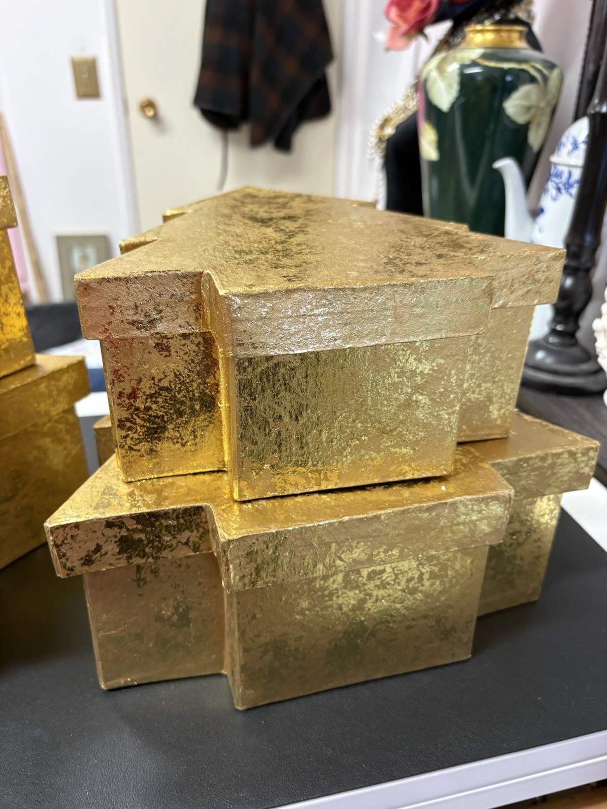 2 STAR AND 2 CHRISTMAS TREE NESTING BOXES GOLD