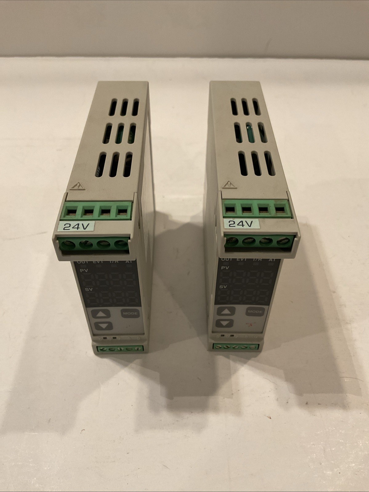 QTY 2 - NAiS Matsushita KT7 Temperature Controller AKT7211100 PLC Temp Module