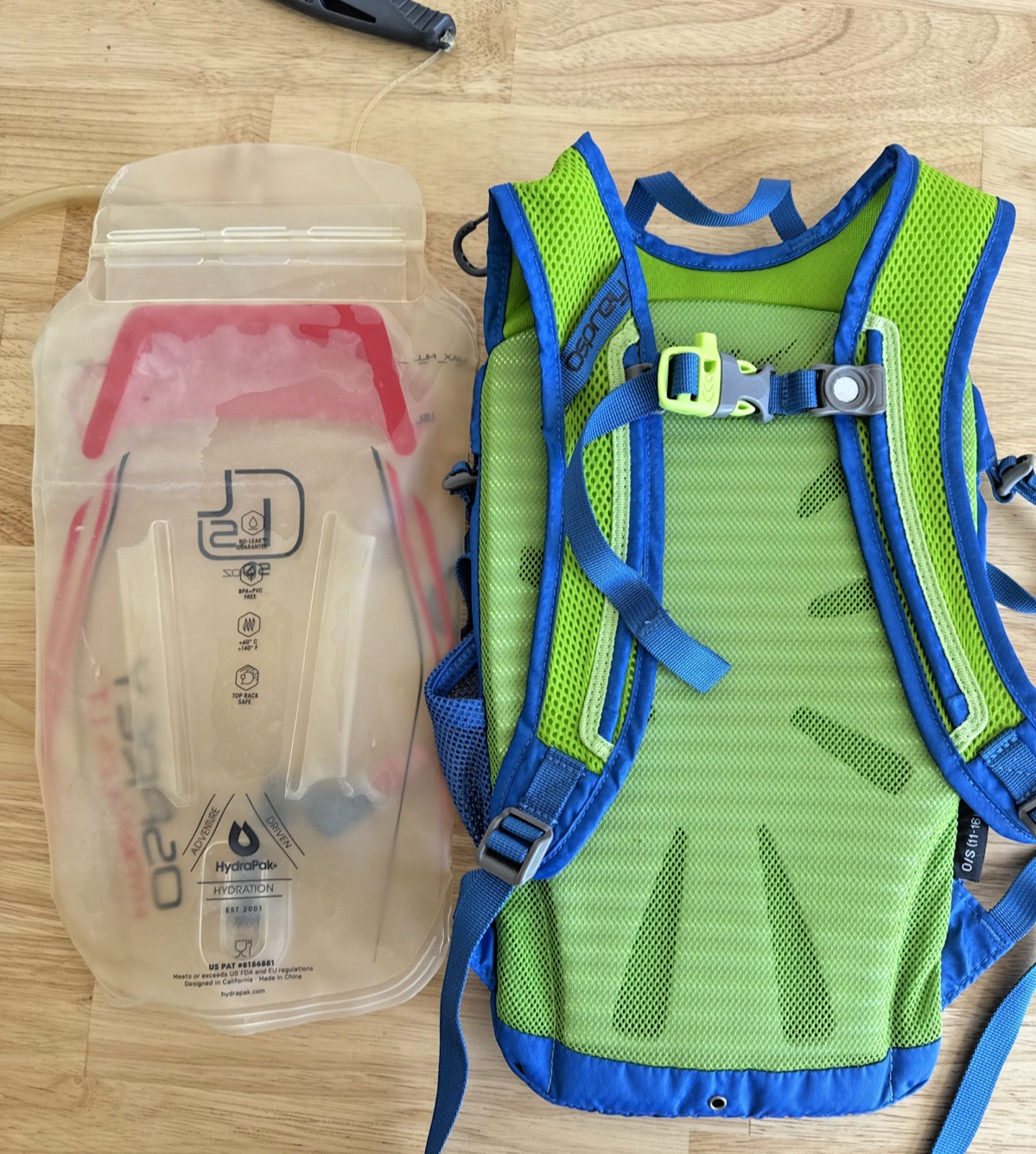 Osprey Moki Blue Hiking Hydration Backpack w/ 1.5L Bladder