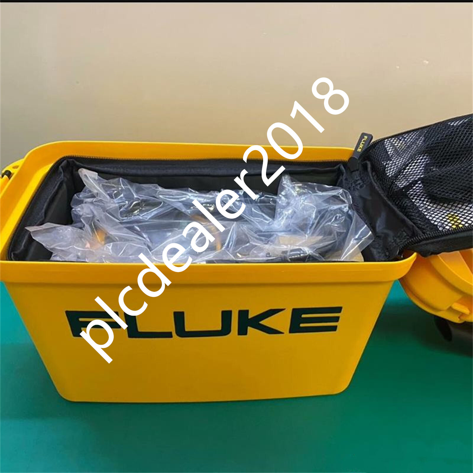 New Fluke 709H Loop Calibrator Process Signal Calibrator In Box Via DHL