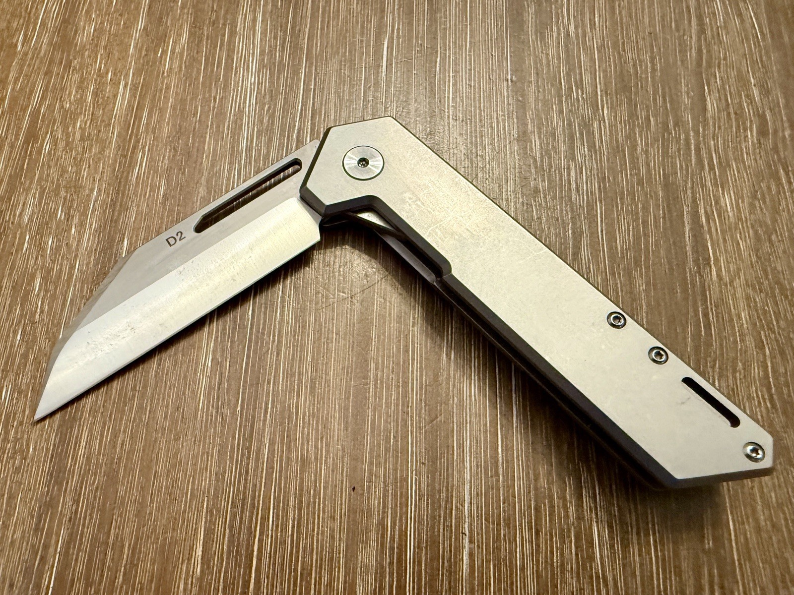 Novritsch Vulcan Pocket Knife.