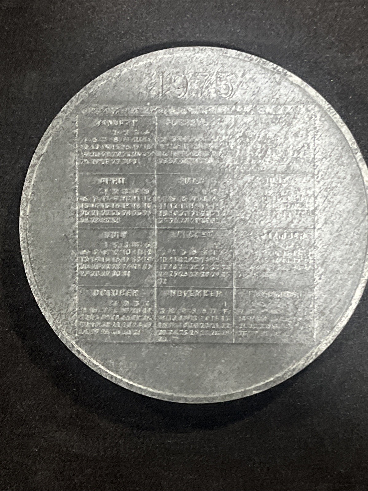 Marilyn Monroe 1975 Calender Coin Pewter