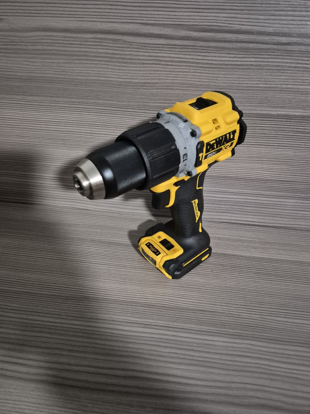 DeWALT DCD806 20V XR 1/2" Brushless Hammer Drill/Driver (TOOL ONLY)