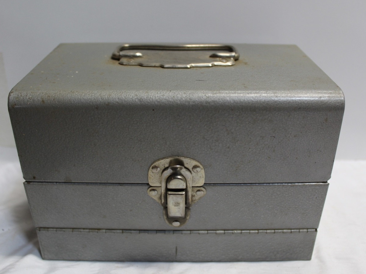 8MM  Metal Movie Film 12 Reel Holder Carrying Case