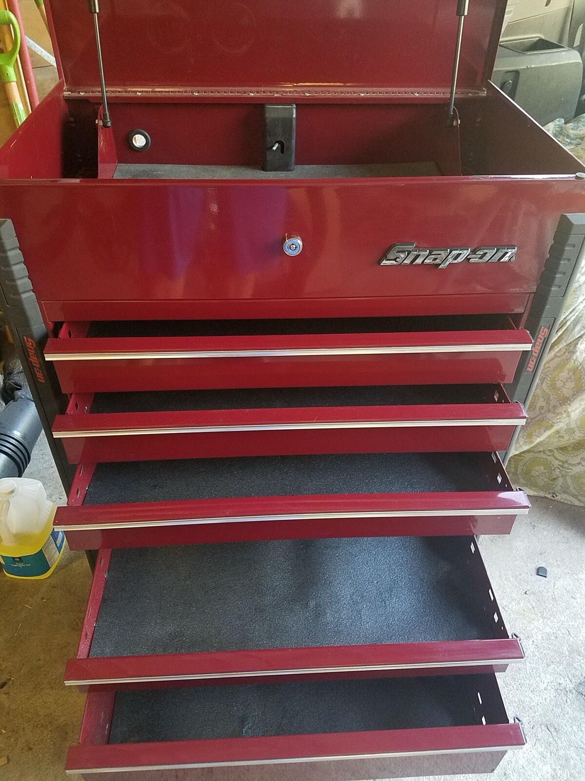 Snap on Toolbox - Locking - Rolling -  Includes Snap On Tools Pictured!