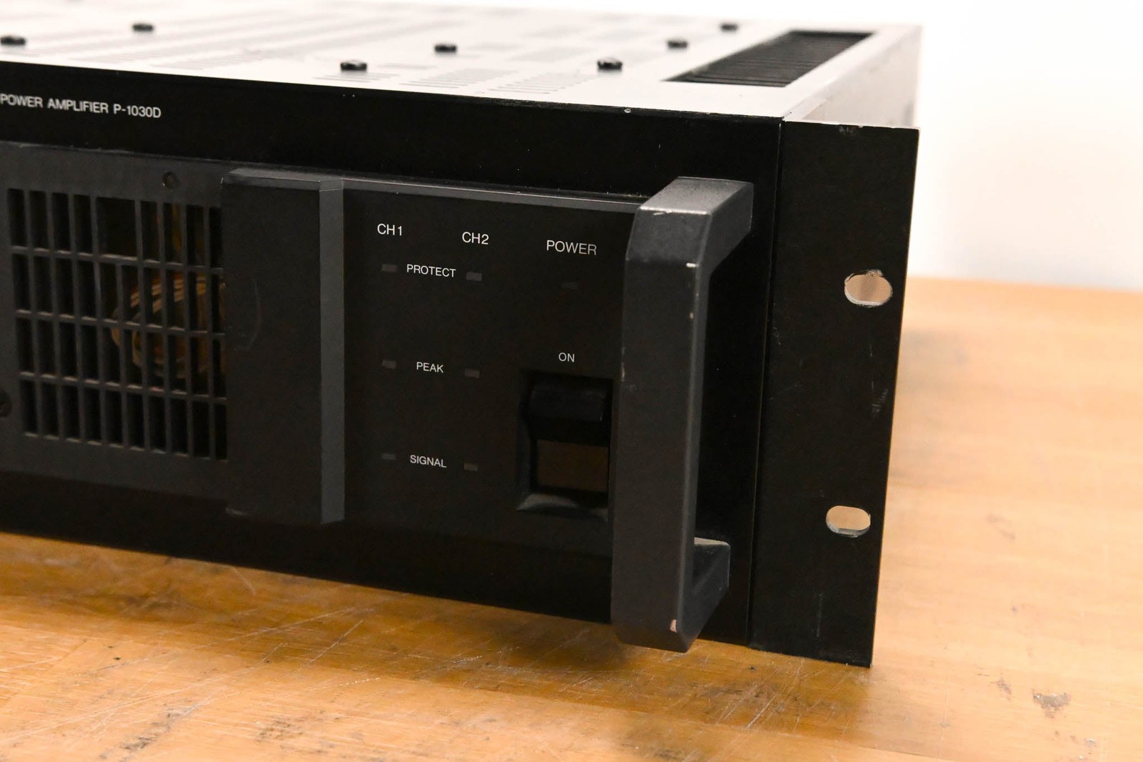 TOA P-1030D 2-Channel Power Amplifier CG00PY8