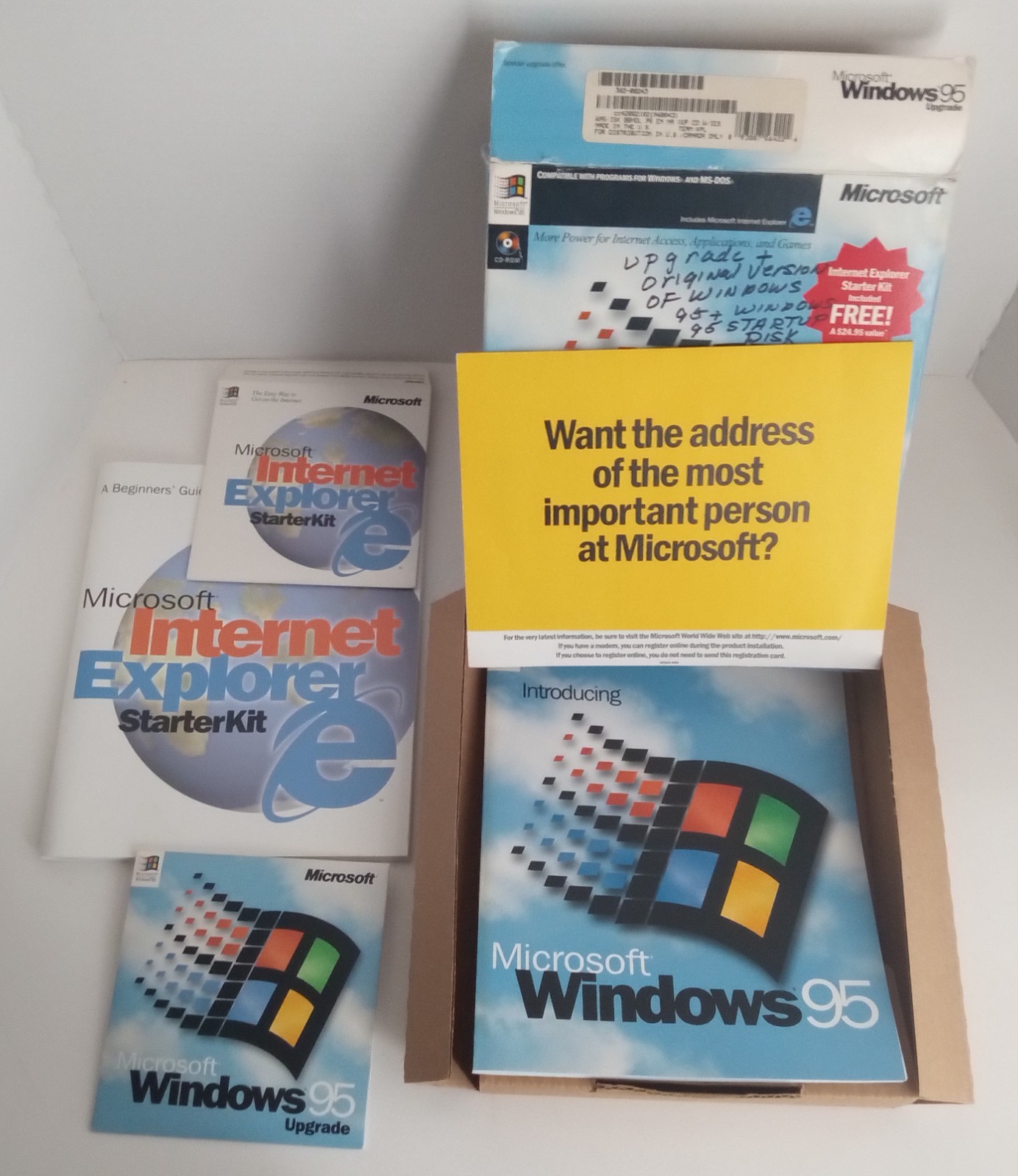 Microsoft Windows 95 Upgrade Software with CD-ROM, Product Key & Manual.