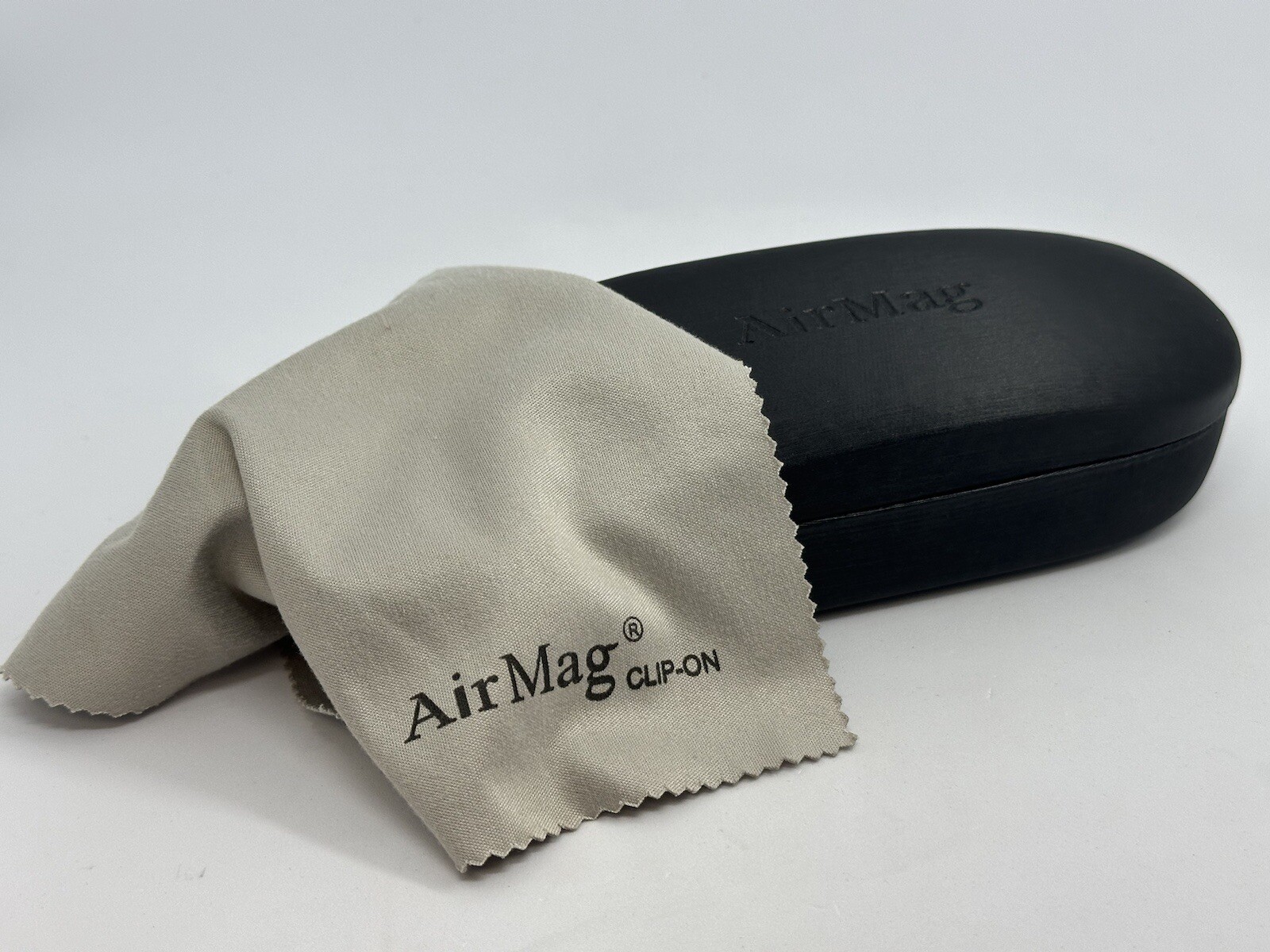 NEW Air Mag Hard Clamshell Spring Closure Sunglasses Case & Cloth