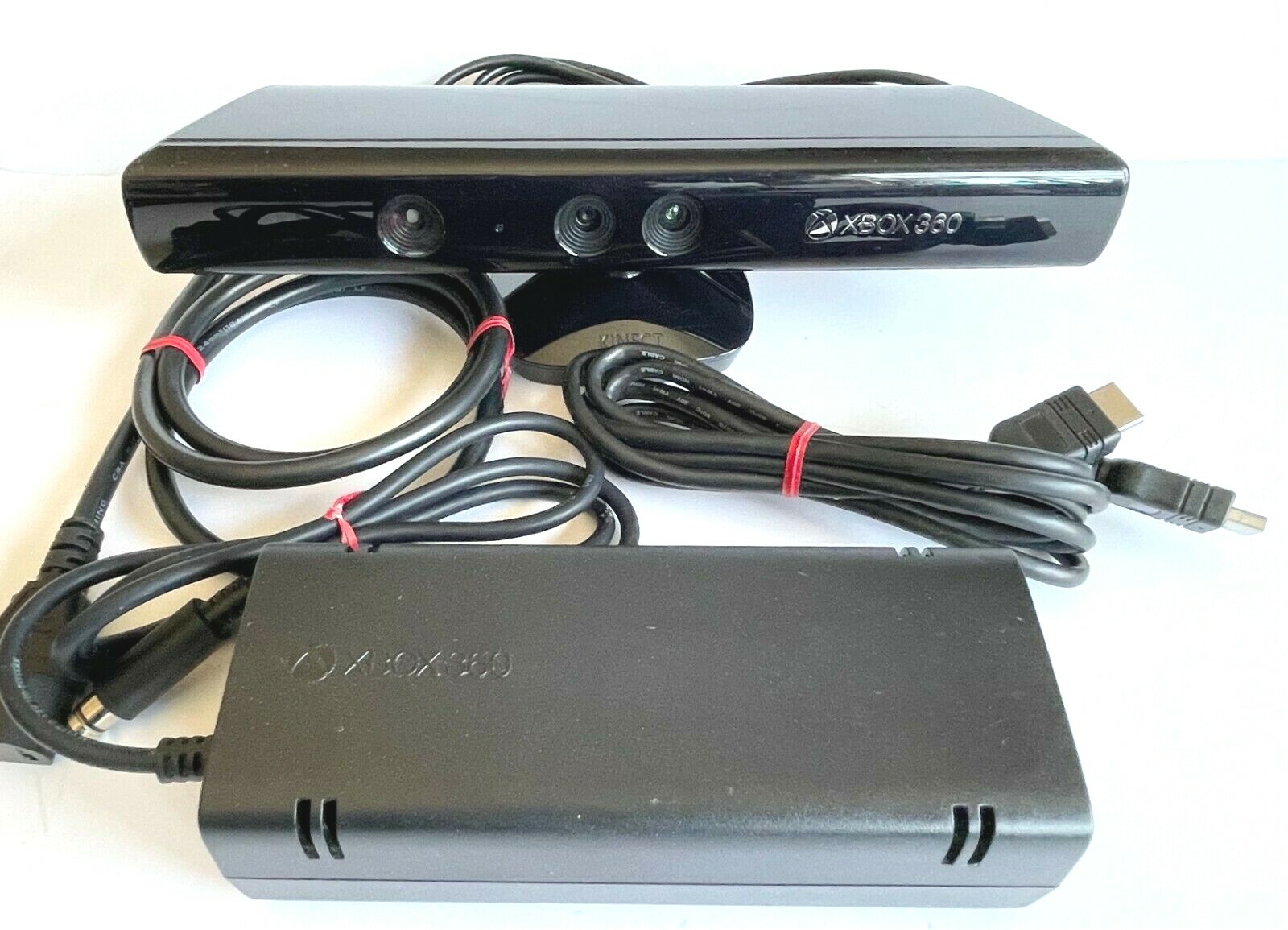 XBOX 360 CONSOLE + 2 CONTROLLERS, CHARGER, KINNECT, POWER, HDMI CABLES & 3 GAMES