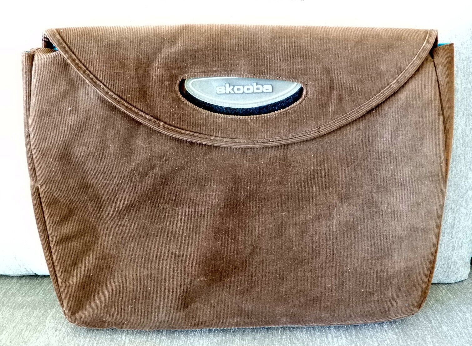 Brown Corduroy SKOOBA Laptop Computer Carrying Bag 17" x 12" x 2" MINT